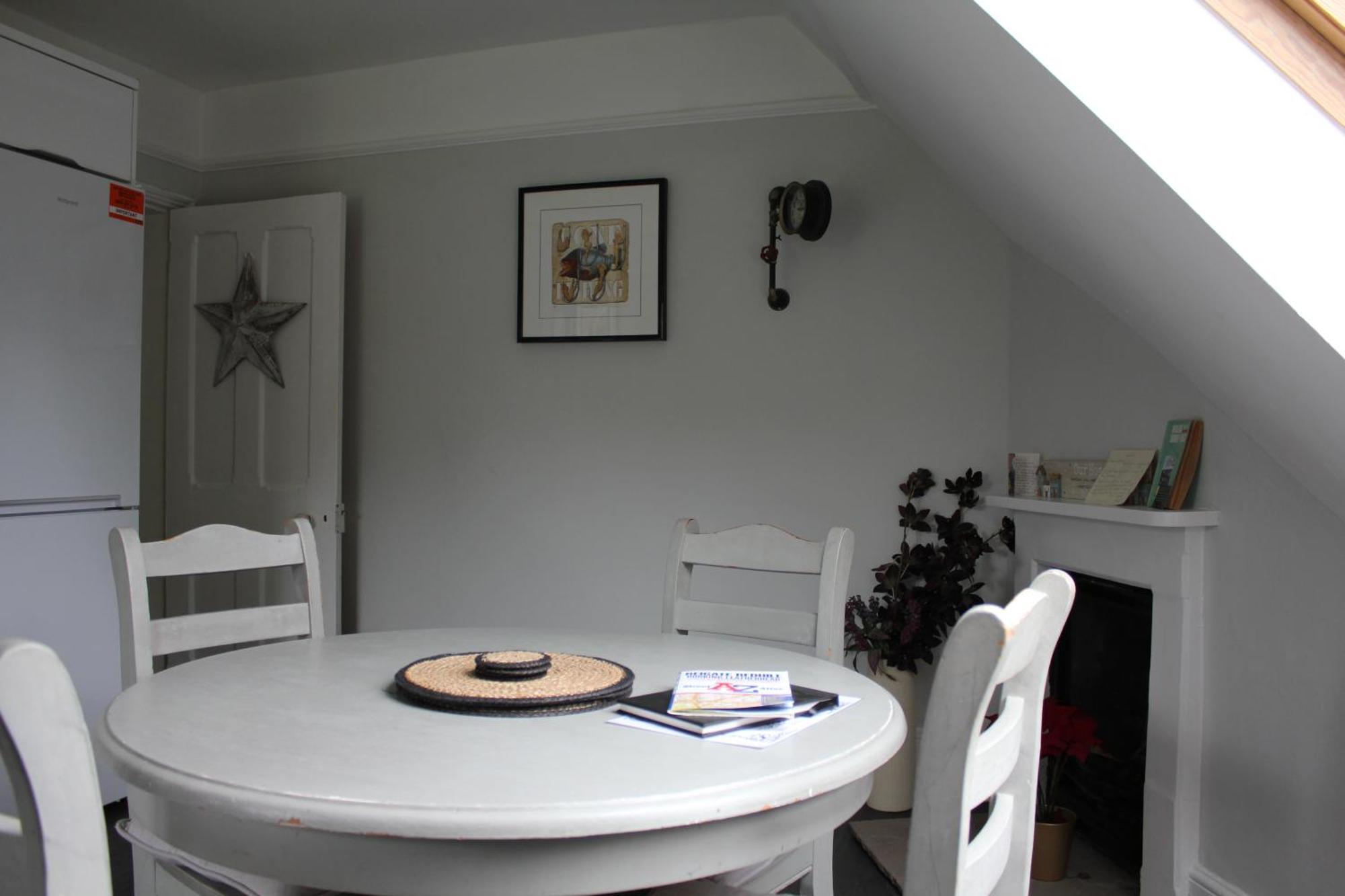 Lovely 3 Bed Condo Reigate Extérieur photo